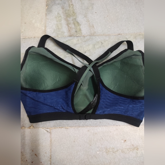 Victoria Sport Incredible Sports Bra - Picture 9 of 15